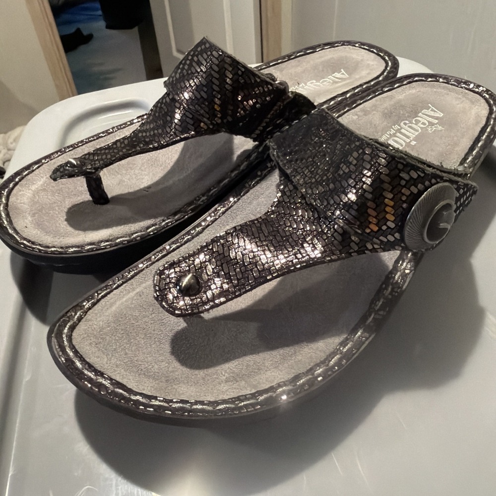 Alegria Womens Size 42 US 11 Carina CAR-532 Pewter Dazzler Thong Comfort Sandals
